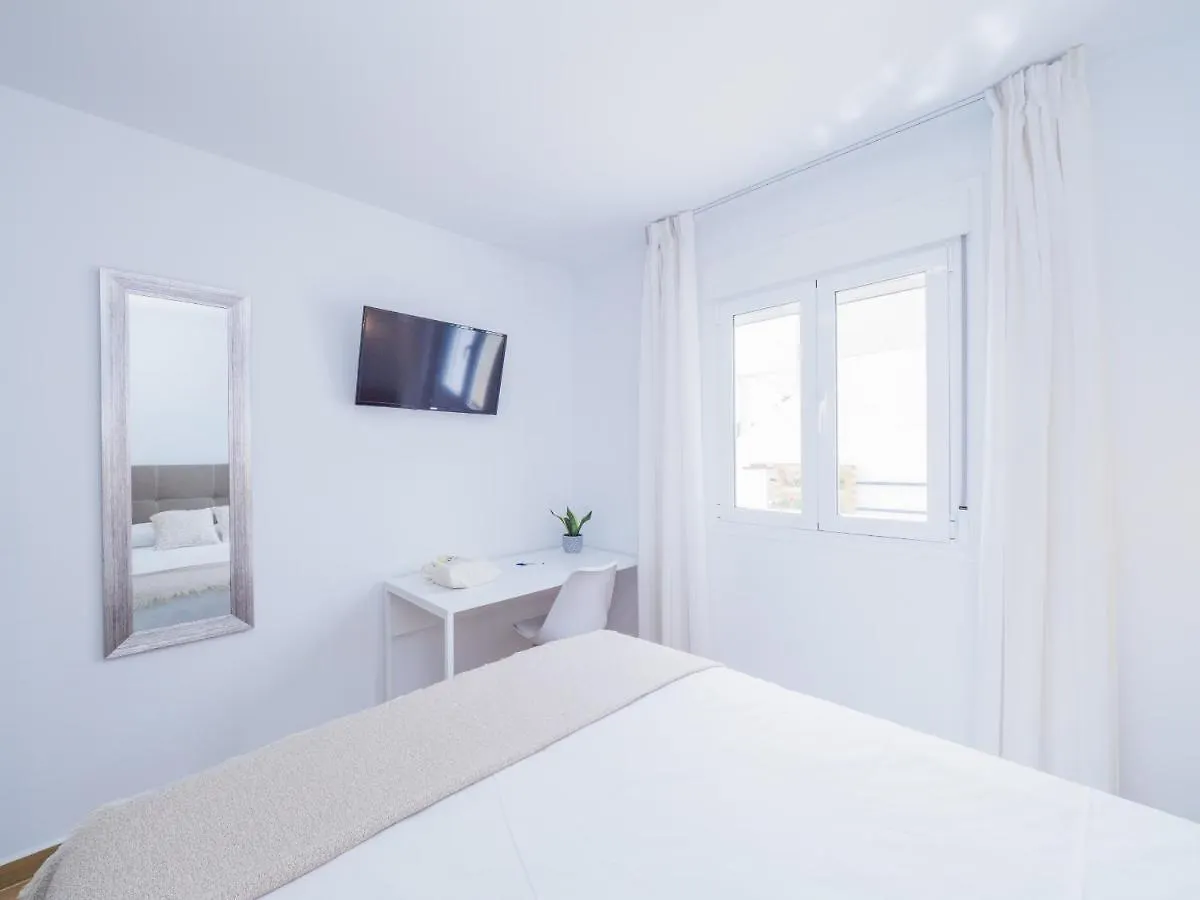 Cubo'S Hostal William'S Sunny 3 With Breakfast Torre de Benagalbon Guest house
