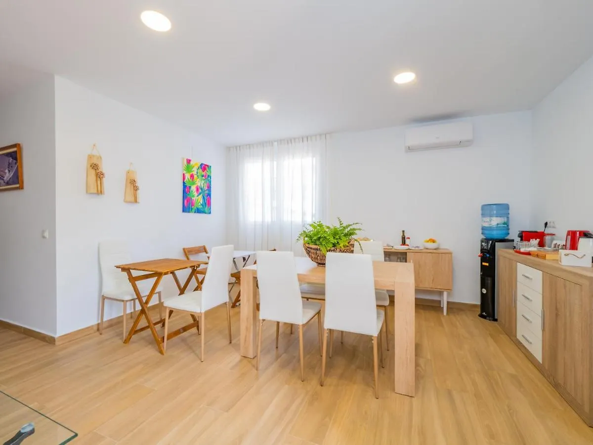 Cubo'S Hostal William'S Sunny 3 With Breakfast Torre de Benagalbon 0*,  Spain